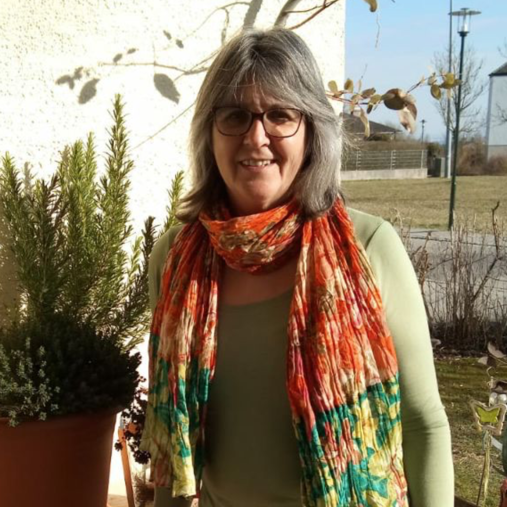 Kräuterpädagogin Johanna Schneider